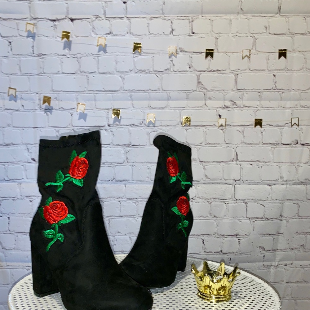Give Me Roses Booties - Picture 3 of 4